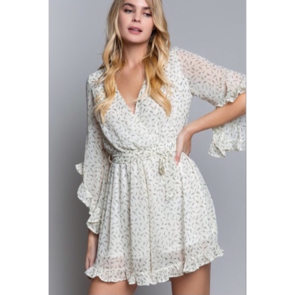 POL Ivory Ditzy Leaf V Neck 3/4 Sleeve Tie Waist Ruffle Romper - Picture 3 of 13
